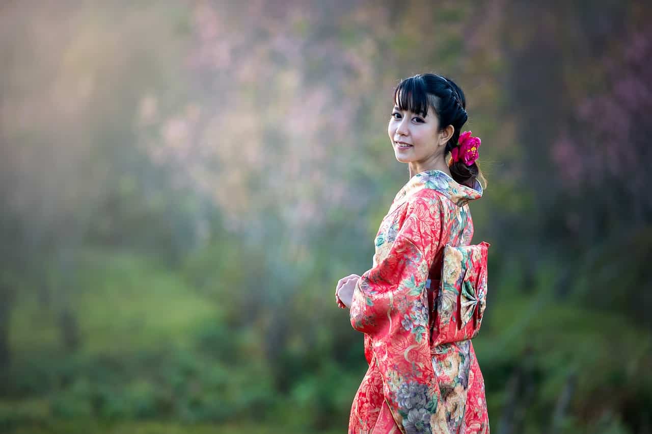 Pelle giovane e levigata donna giapponese