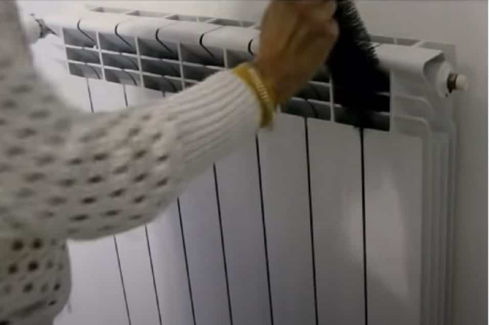 Pulire i termosifoni