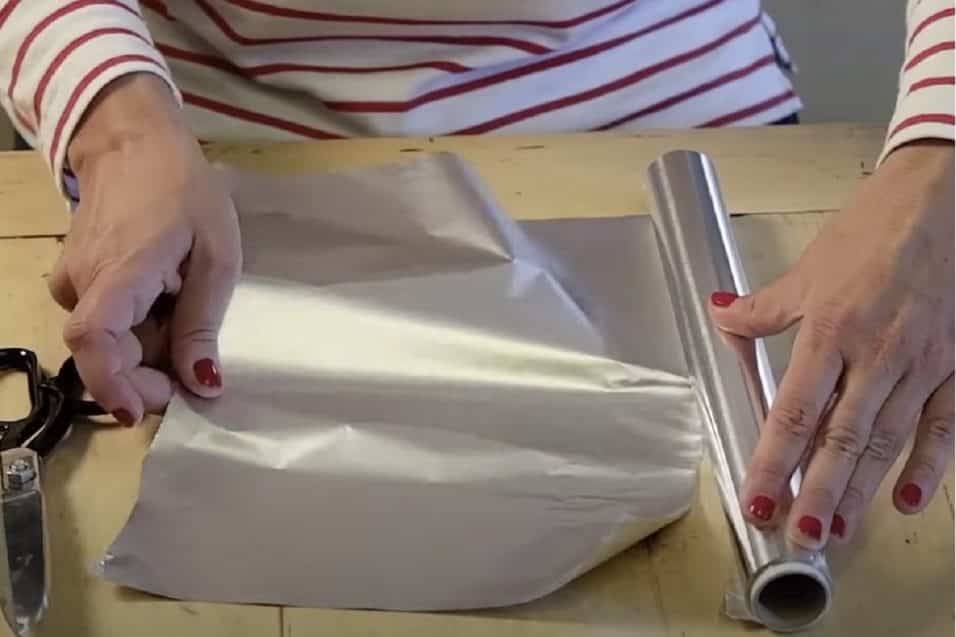 Carta stagnola per allontanare insetti