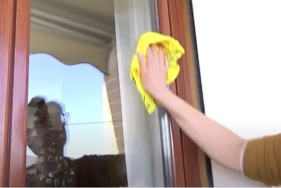 Pulizia vetro rimedio naturale