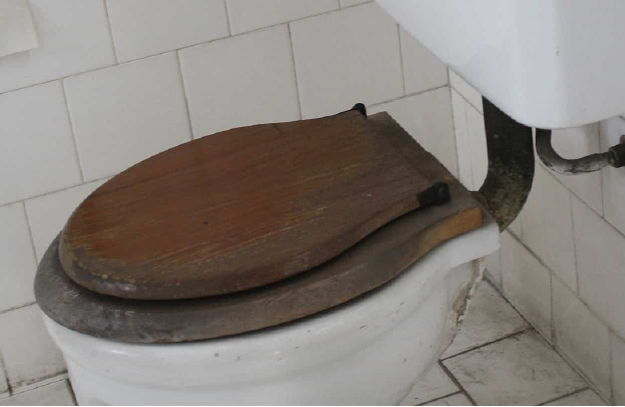 Come smacchiare i sanitari del bagno