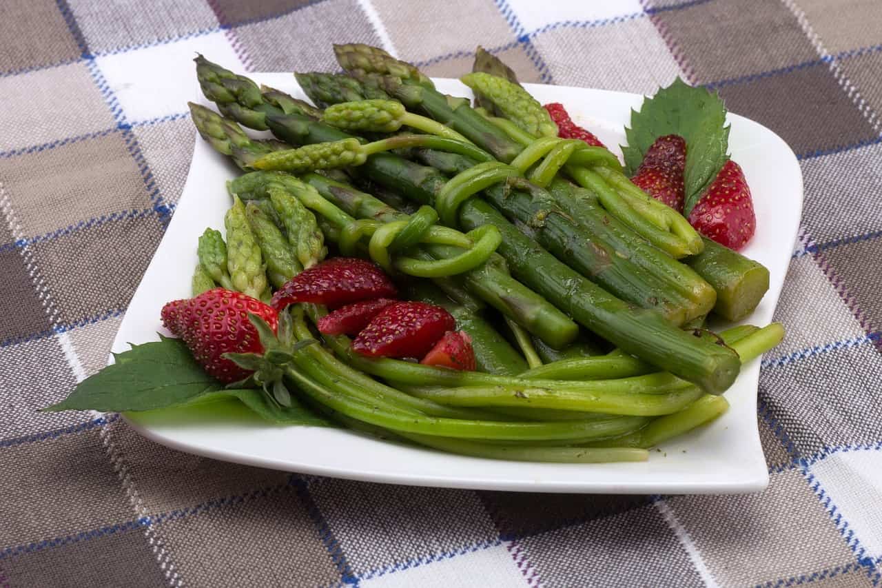 Perché scegliere di mangiare gli asparagi